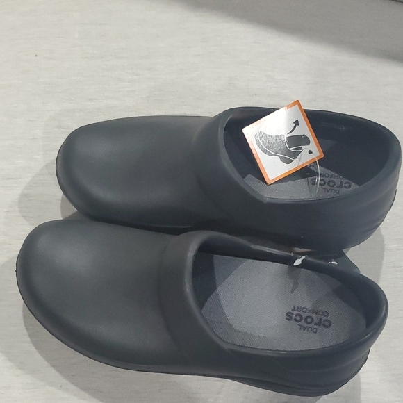 CROCS Neria Pro II Black Clogs - Picture 8 of 8